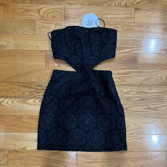 black strapless princess polly dress 🖤🖤 - Picture 1 of 4